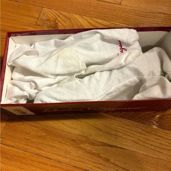 Vintage Ferragamo Pumps 6.5 B Black Gold Hardware Italy - Picture 10 of 10